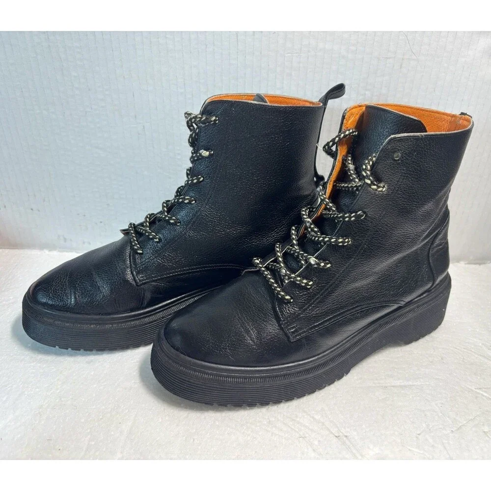 Karen Ruz Combat  Boots Grunge Style  Y2K. Size 7